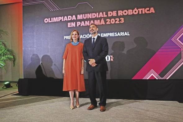 La primera dama de la República, Yazmín Colón de Cortizo, junto al presidente de Fundesteam, Marvin Castillo La primera dama de la República, Yazmín Colón de Cortizo, junto al presidente de Fundesteam, Marvin Castillo