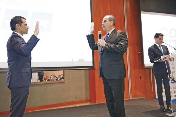 Hugo Torrijos Dajer, nuevo presidente de Coel releva a Edgar Urrutia, la juramentación se efectuó el 20 de julio. Hugo Torrijos Dajer, nuevo presidente de Coel releva a Edgar Urrutia, la juramentación se efectuó el 20 de julio.