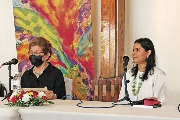 Danae Brugiati presenta el libro 'Una disculpa pública', de Raisa Calderón Del Real. (2021) Danae Brugiati presenta el libro 'Una disculpa pública', de Raisa Calderón Del Real. (2021)