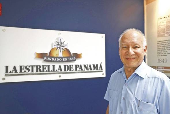 Amat obtuvo su título en licenciado en Derecho y Ciencias Políticas en la Universidad de Panamá en 1974. Amat obtuvo su título en licenciado en Derecho y Ciencias Políticas en la Universidad de Panamá en 1974.