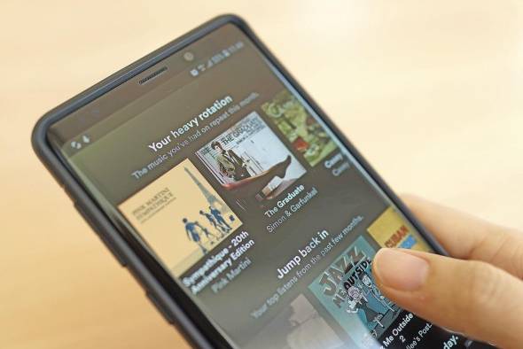 El 60% de los panameños se ha volcado a utilizar esta plataforma de 'streaming' y consumir música diariamente ya sea en cuentas gratuitas o mediante pagos mensuales. El 60% de los panameños se ha volcado a utilizar esta plataforma de 'streaming' y consumir música diariamente ya sea en cuentas gratuitas o mediante pagos mensuales.