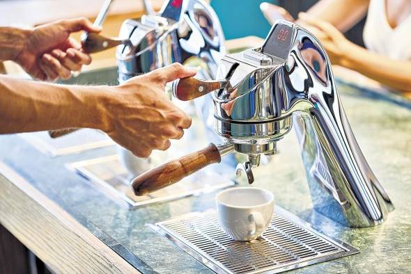 Cada café se prepara con la intención de destacar todos sus atributos naturales. Cada café se prepara con la intención de destacar todos sus atributos naturales.