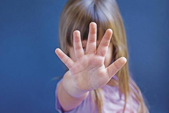 Según la OMS, frecuentemente la disciplina es confundida con el castigo. Según la OMS, frecuentemente la disciplina es confundida con el castigo.