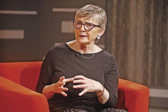 Liza Gross: 'Los periodistas siempre hemos sido una especie de amenaza para los gobiernos, real o no' Liza Gross: 'Los periodistas siempre hemos sido una especie de amenaza para los gobiernos, real o no'