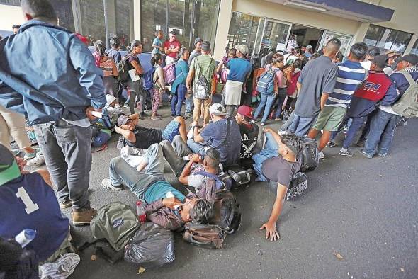 Migrantes en el punto fronterizo de Agua Caliente e ingresaron a Guatemala. Migrantes en el punto fronterizo de Agua Caliente e ingresaron a Guatemala.