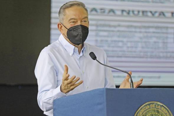 El presidente Laurentino Cortizo amenazó con mandar a casa, con licencia sin sueldo, a funcionarios que no quieran vacunarse. El presidente Laurentino Cortizo amenazó con mandar a casa, con licencia sin sueldo, a funcionarios que no quieran vacunarse.