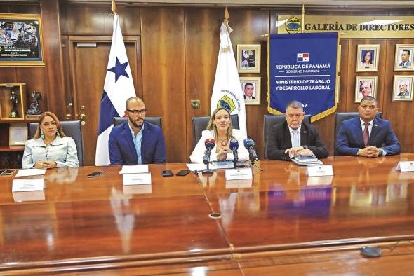 Las autoridades explican el alcance de los decretos. Las autoridades explican el alcance de los decretos.