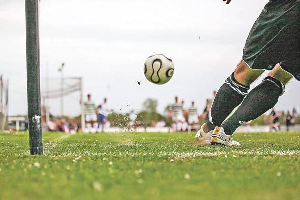 Un escenario complejo para el fútbol, que ha generado una discusión amplia en torno a la materia. Un escenario complejo para el fútbol, que ha generado una discusión amplia en torno a la materia.