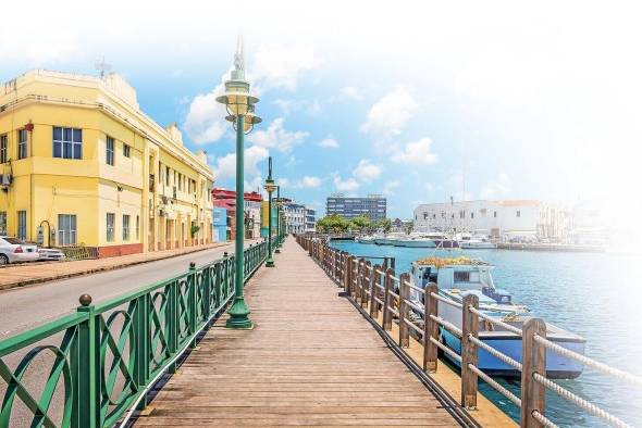 Para 2030 Barbados espera haber aumentado su conectividad de vuelos dos veces por semana a vuelos diarios. Para 2030 Barbados espera haber aumentado su conectividad de vuelos dos veces por semana a vuelos diarios.