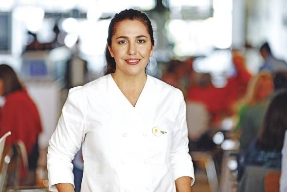 Narda Lepes, chef , escritora y empresaria argentina. Narda Lepes, chef , escritora y empresaria argentina.