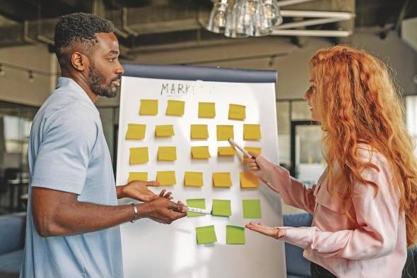 El 'brainstorming' es relevante en las empresas. El 'brainstorming' es relevante en las empresas.