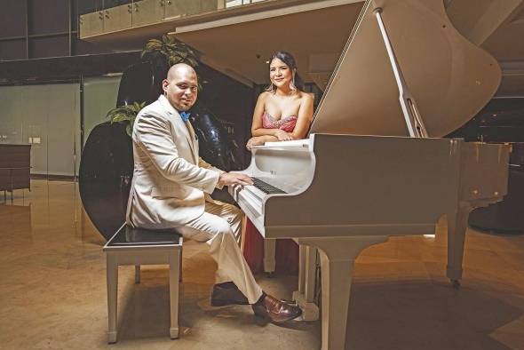 El pianista Ariel González y la soprano Ingrid Rodríguez. El pianista Ariel González y la soprano Ingrid Rodríguez.