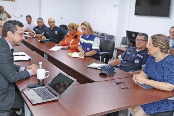 La ministra Rosario Turner encabezó la reunión. La ministra Rosario Turner encabezó la reunión.