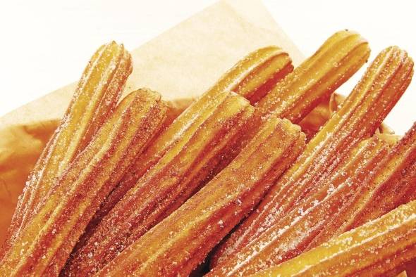 Los churros deben ser crujientes y azucarados. Los churros deben ser crujientes y azucarados.