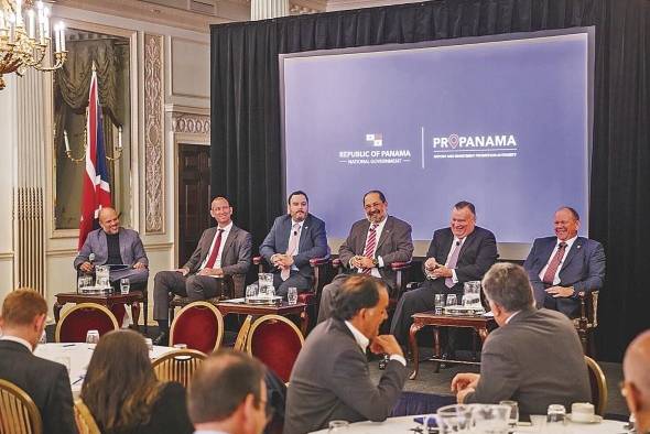 El gerente general del Banco Nacional de Panamá, Javier Carrizo Esquivel, durante su participación en el panel “Panamá como un centro de inversiones sostenibles”, en Londres. El gerente general del Banco Nacional de Panamá, Javier Carrizo Esquivel, durante su participación en el panel “Panamá como un centro de inversiones sostenibles”, en Londres.