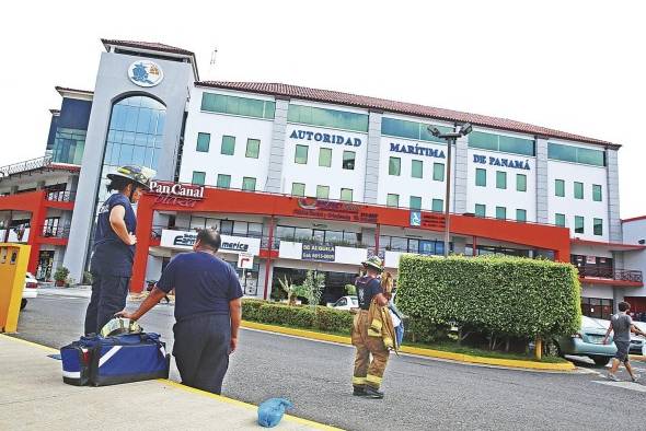 La Autoridad Marítima de Panamá (AMP) realizó tres contrataciones seguidas a una sola empresa para alquilar lanchas para inspeccionar buques. La Autoridad Marítima de Panamá (AMP) realizó tres contrataciones seguidas a una sola empresa para alquilar lanchas para inspeccionar buques.