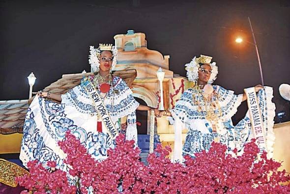 Las reinas lucen sus polleras de gala Las reinas lucen sus polleras de gala