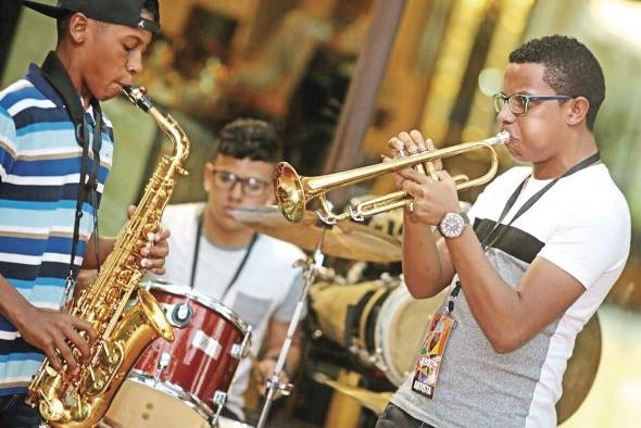 Los jóvenes y talentos emergentes son los principales beneficiados del Panamá Jazz Festival. Los jóvenes y talentos emergentes son los principales beneficiados del Panamá Jazz Festival.
