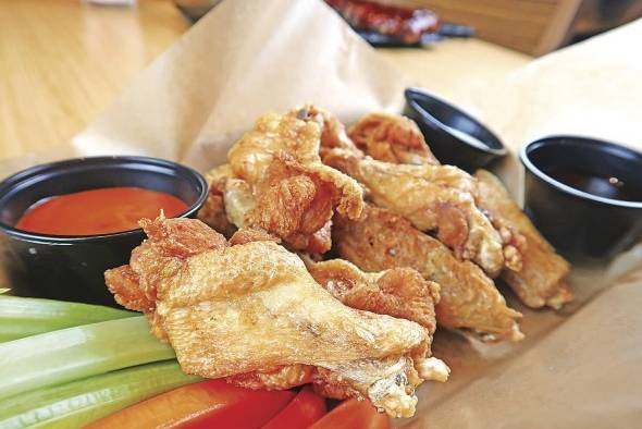 B-Dubs (Buffalo Wild Wings) fue fundado en 1982 y llegó a Panamá hace cuatro años. B-Dubs (Buffalo Wild Wings) fue fundado en 1982 y llegó a Panamá hace cuatro años.