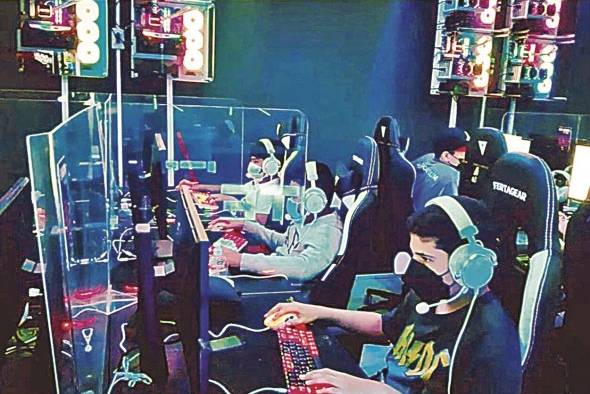 El centro de 'gaming' fue inaugurado en septiembre y tiene dos plantas con 24 computadoras especializadas. El centro de 'gaming' fue inaugurado en septiembre y tiene dos plantas con 24 computadoras especializadas.