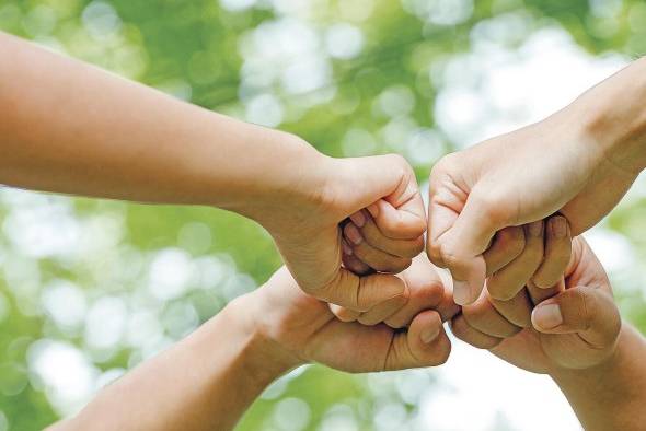 En los años 2020-21 aumentaron en una cuarta parte las donaciones, el trabajo voluntario y la acogida positiva a los refugiados. En los años 2020-21 aumentaron en una cuarta parte las donaciones, el trabajo voluntario y la acogida positiva a los refugiados.
