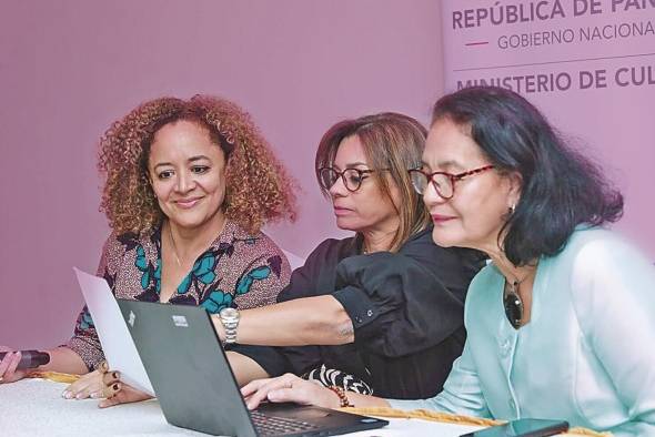 216 obras literarias fueron recibidas para esta edición de los premios Ricardo Miró. 216 obras literarias fueron recibidas para esta edición de los premios Ricardo Miró.