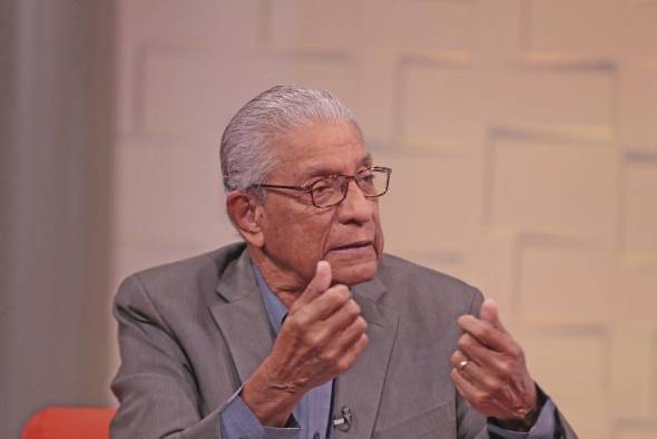 Daniel Esquivel: 'Contrato entre estado y Minera Panamá se puede parangonar con la negociación del Canal de Panamá' Daniel Esquivel: 'Contrato entre estado y Minera Panamá se puede parangonar con la negociación del Canal de Panamá'