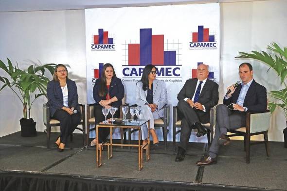 La Cámara Panameña de Mercado de Capitales organizó el conversatorio 'Panamá, salida de la lista gris del Gafi y reto del sector de valores'. La Cámara Panameña de Mercado de Capitales organizó el conversatorio 'Panamá, salida de la lista gris del Gafi y reto del sector de valores'.