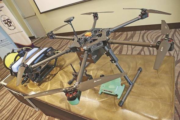 Los dos drones, aéreo y acuático, de la plataforma Los dos drones, aéreo y acuático, de la plataforma
