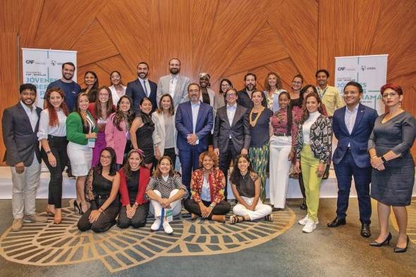 En Panamá se realizó un encuentro de jóvenes con el fin de promover los desafíos globales que enfrenta el futuro en diferentes ámbitos. En Panamá se realizó un encuentro de jóvenes con el fin de promover los desafíos globales que enfrenta el futuro en diferentes ámbitos.