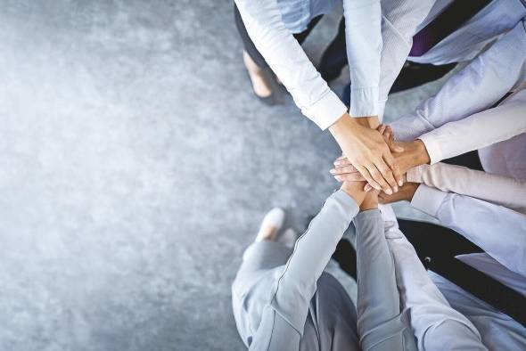 Las empresas encaran desafíos para adaptarse a los retos mediante las oportunidades de la sostenibilidad. Las empresas encaran desafíos para adaptarse a los retos mediante las oportunidades de la sostenibilidad.
