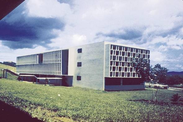 Facultad de Ingeniería y Arquitectura de la Universidad de Panamá Facultad de Ingeniería y Arquitectura de la Universidad de Panamá