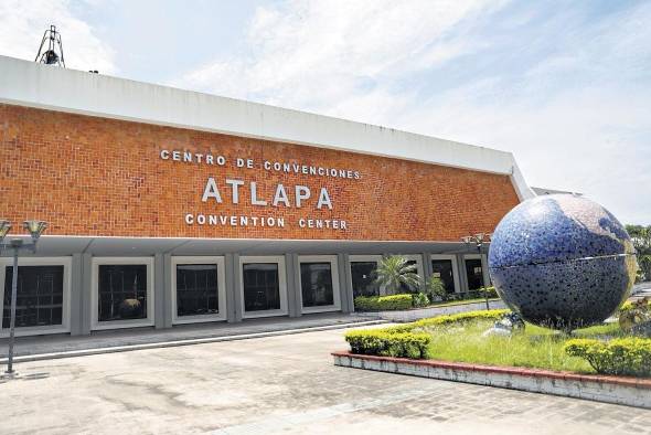 Atlapa fue construido a finales de la década de 1980 y su nombre se origina en el encuentro de los dos mares océano Atlántico y océano Pacífico Atlapa fue construido a finales de la década de 1980 y su nombre se origina en el encuentro de los dos mares océano Atlántico y océano Pacífico