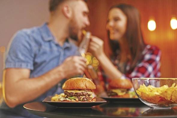 Existen alimentos que pueden ayudar a tener mejores orgasmos debido a los compuestos con los que cuentan. Existen alimentos que pueden ayudar a tener mejores orgasmos debido a los compuestos con los que cuentan.