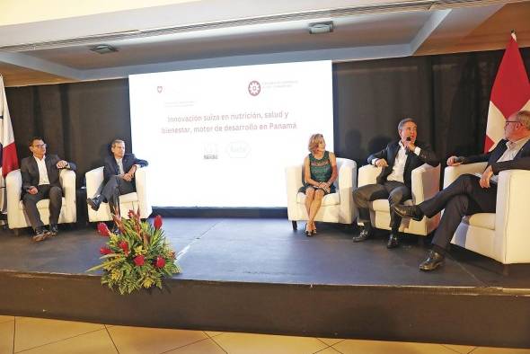 Izquierda: Antonio Vergara, jefe de diagnósticos de Roche para Latinoamérica; y Álvaro Soto, gerente general de Roche para Centroamérica y Caribe durante el panel “Fortaleciendo la competitividad de Panamá”. Izquierda: Antonio Vergara, jefe de diagnósticos de Roche para Latinoamérica; y Álvaro Soto, gerente general de Roche para Centroamérica y Caribe durante el panel “Fortaleciendo la competitividad de Panamá”.