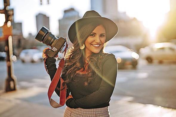 Liz Pinto: 'La fotografía revive momentos, emociones, y eso es lo más bonito que nos puede dar' Liz Pinto: 'La fotografía revive momentos, emociones, y eso es lo más bonito que nos puede dar'