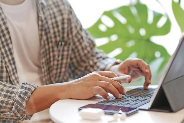 La crisis obliga a las entidades panameñas a transitar por la línea digital La crisis obliga a las entidades panameñas a transitar por la línea digital