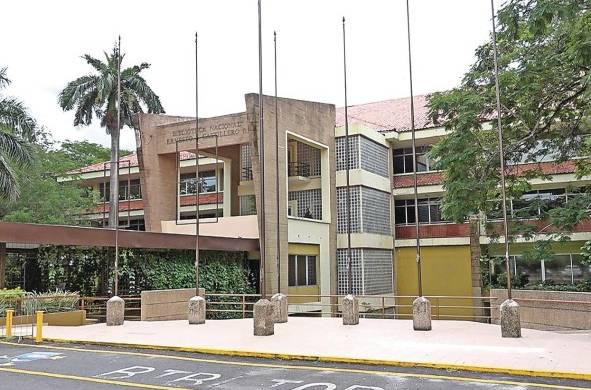 La Biblioteca Nacional ofrece una agenda completa de actividades variadas como presentaciones de libros y exhibiciones de películas.