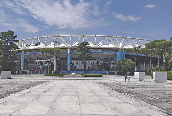 Vista del estadio Olímpico de Roma, preparado para albergar el Italia-Turquía de la Eurocopa. Vista del estadio Olímpico de Roma, preparado para albergar el Italia-Turquía de la Eurocopa.