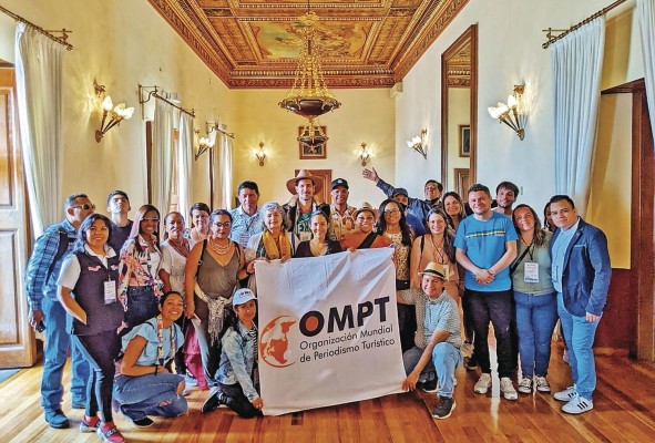 Los periodistas durante un recorrido por el Palacio Municipal de San Luis Potosí. Los periodistas durante un recorrido por el Palacio Municipal de San Luis Potosí.
