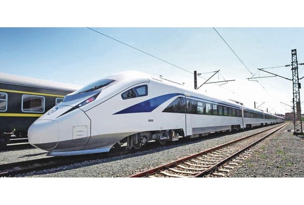Tanto Ricardo Martinelli, de RM, como José Blandón, del panameñismo, tienen en sus propuestas la construcción del tren Panamá-David. Tanto Ricardo Martinelli, de RM, como José Blandón, del panameñismo, tienen en sus propuestas la construcción del tren Panamá-David.
