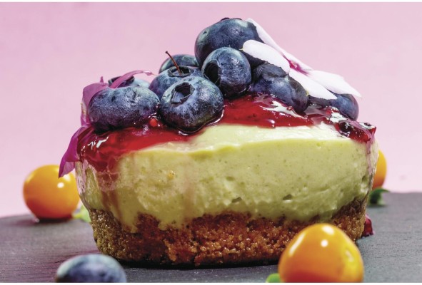 Cheese cake de aguacate con mermelada de frutos rojos Cheese cake de aguacate con mermelada de frutos rojos