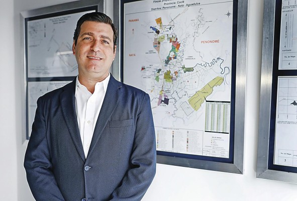 Rodrigo Cardenal.gerente general de la compañía Rodrigo Cardenal.gerente general de la compañía