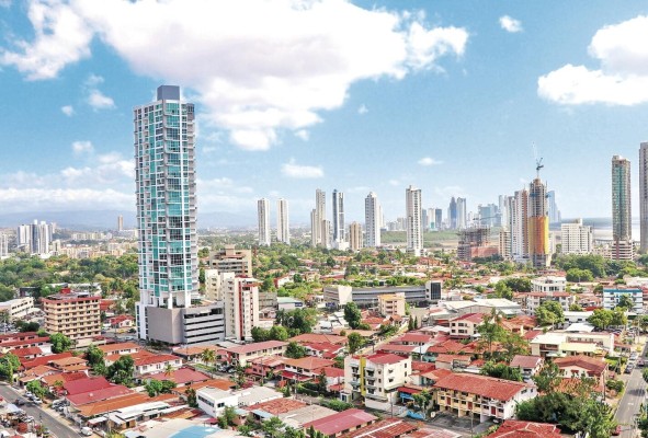 La ciudad de Panamá, una urbe que busca tener un ordenamiento. La ciudad de Panamá, una urbe que busca tener un ordenamiento.