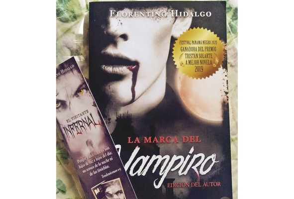 “La marca del vampiro” fue la obra ganadora del Premio Tristán Solarte 2020 escrita por Florentino Hidalgo González. “La marca del vampiro” fue la obra ganadora del Premio Tristán Solarte 2020 escrita por Florentino Hidalgo González.