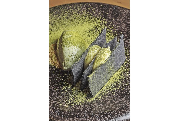 Yuzu, pistacho y carbón Yuzu, pistacho y carbón
