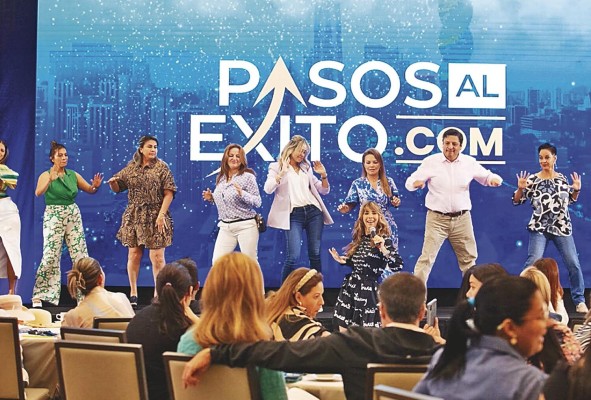 La colombiana viaja por el mundo brindando conferencias y charlas sobre inteligencia emocional y habilidades financieras La colombiana viaja por el mundo brindando conferencias y charlas sobre inteligencia emocional y habilidades financieras