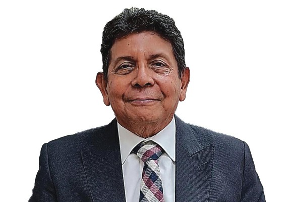Dr. Luis Garrido, asesor del Despacho Superior del Minsa Dr. Luis Garrido, asesor del Despacho Superior del Minsa