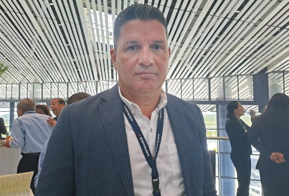Hernando Garibello, gerente de aeropuerto de Air France-KLM Hernando Garibello, gerente de aeropuerto de Air France-KLM