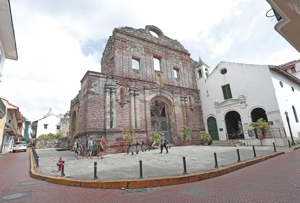 El Casco Antiguo es el sitio a donde fue trasladada la ciudad en 1673, después del ataque de piratas ingleses en 1671. El Casco Antiguo es el sitio a donde fue trasladada la ciudad en 1673, después del ataque de piratas ingleses en 1671.